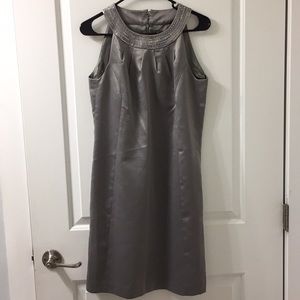 Sleeveless gray dress
